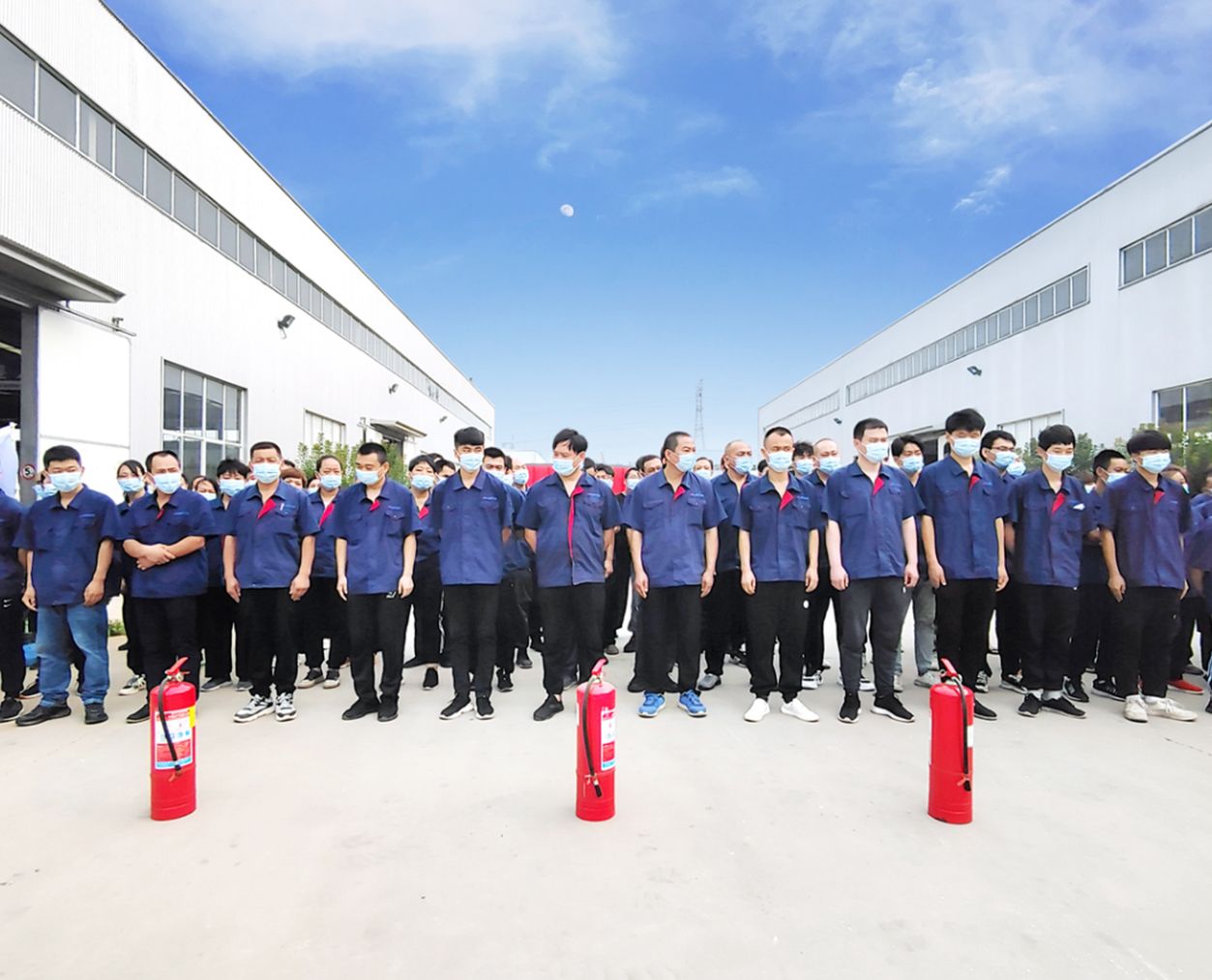 沃克空调开展“安全是责任，安全是生命”主题安全活动月消防演练，树立安全防范意识