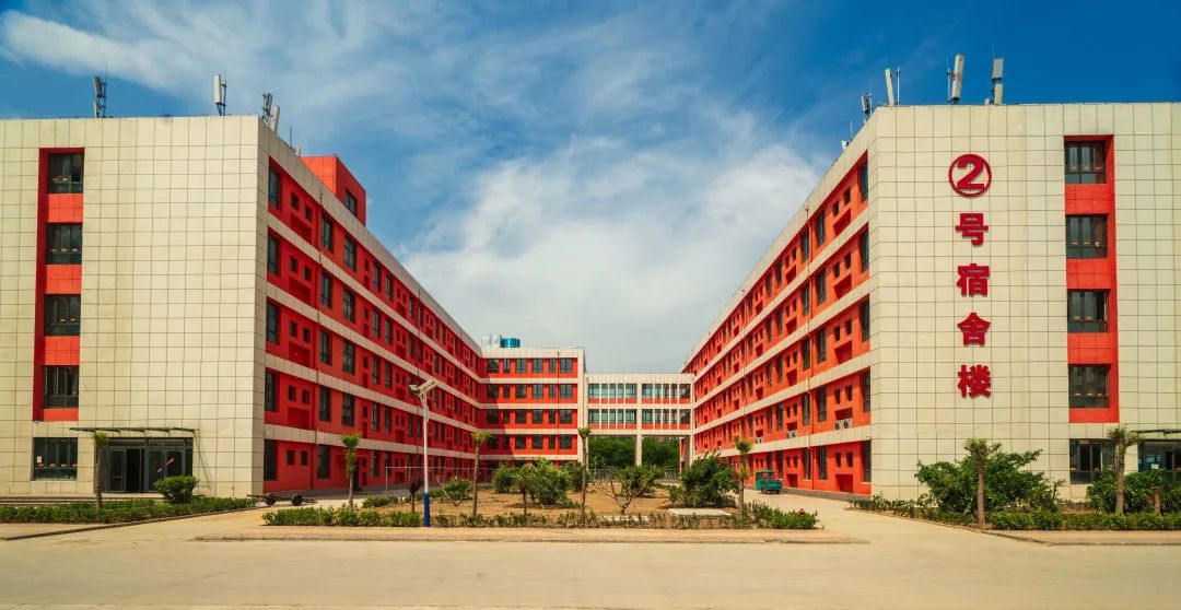 640 (2) 少妇出轨做爰高潮A片