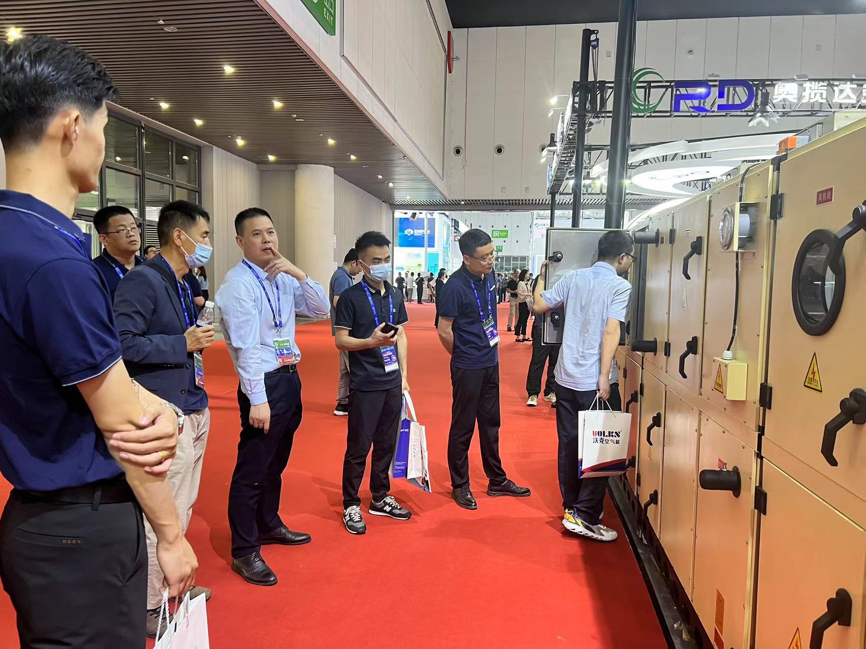 少妇出轨做爰高潮A片