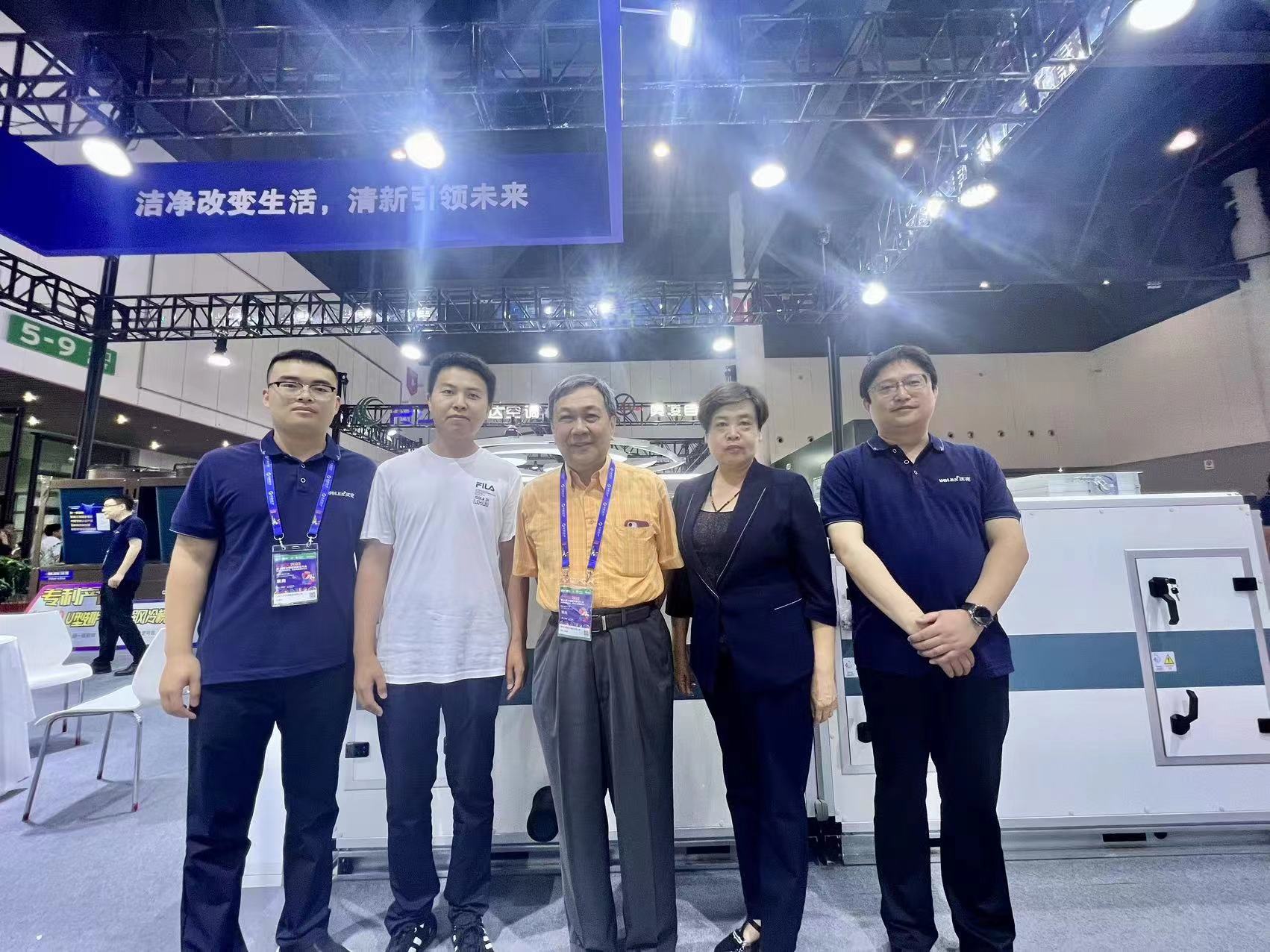 行业专家齐赞沃克产品“真心不错”，沃克医用空调载誉前行！