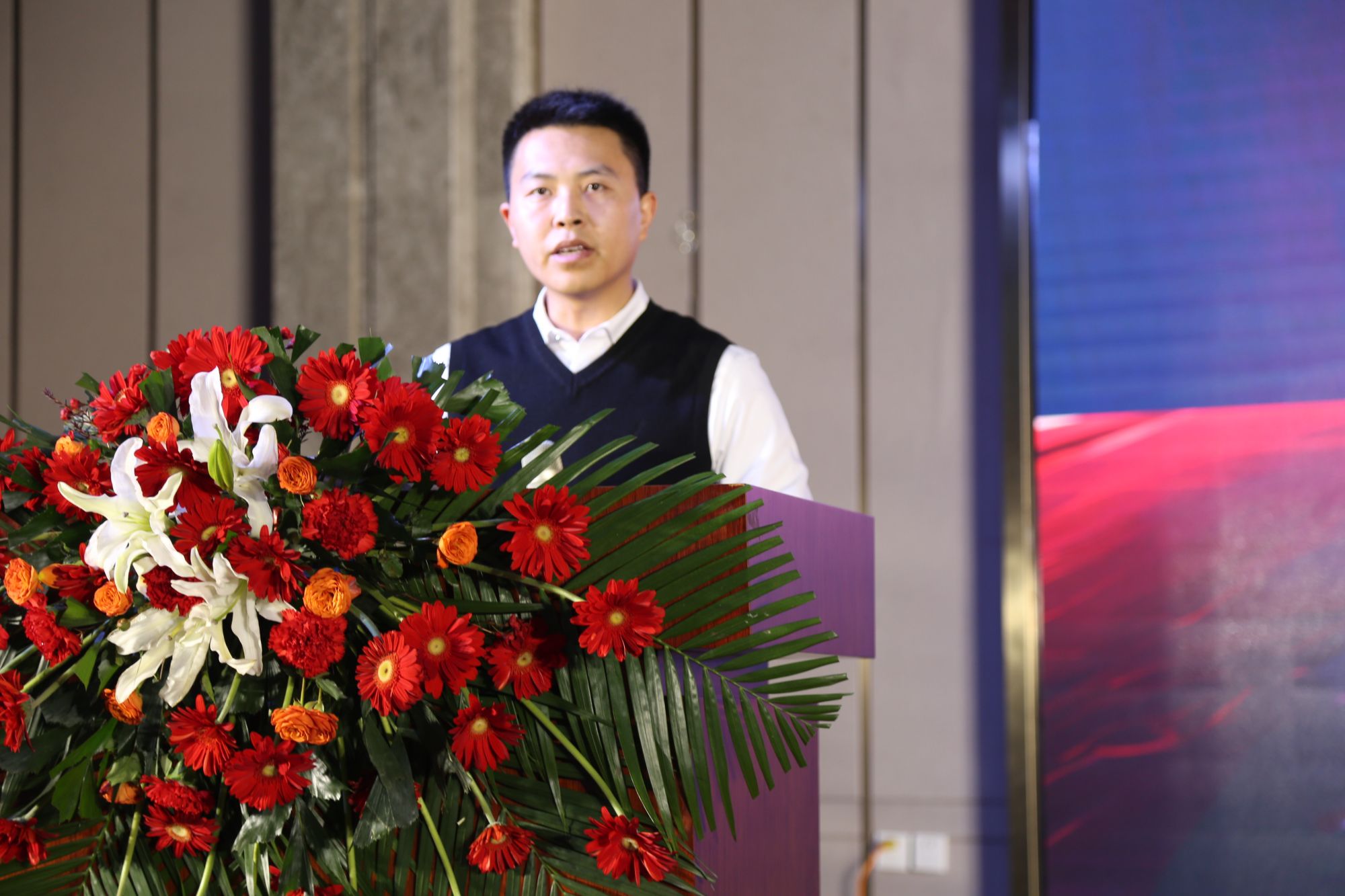 少妇出轨做爰高潮A片