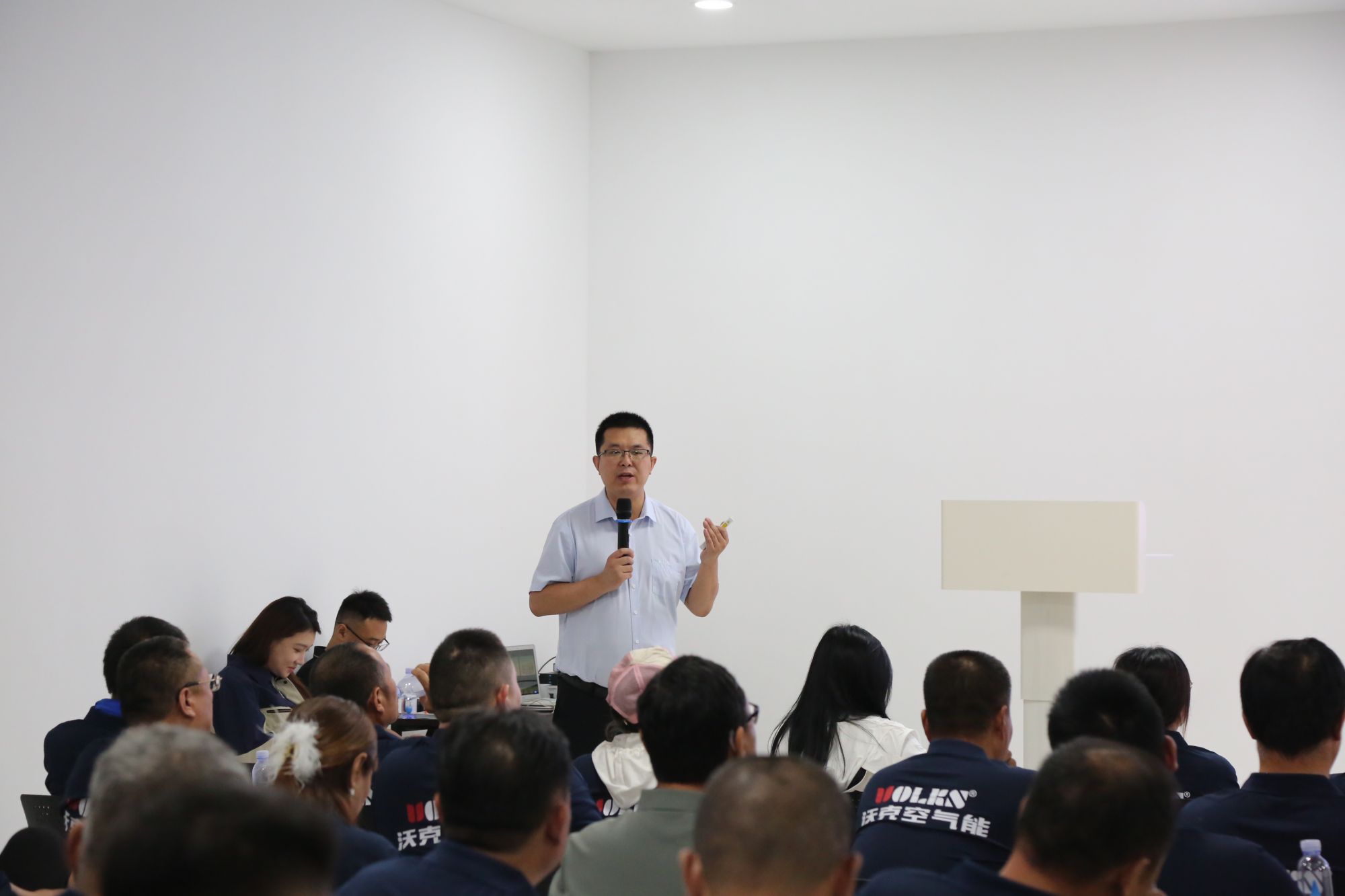 少妇出轨做爰高潮A片