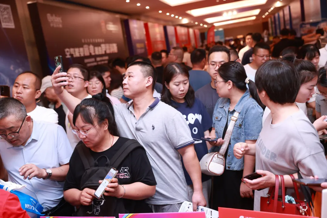 少妇出轨做爰高潮A片