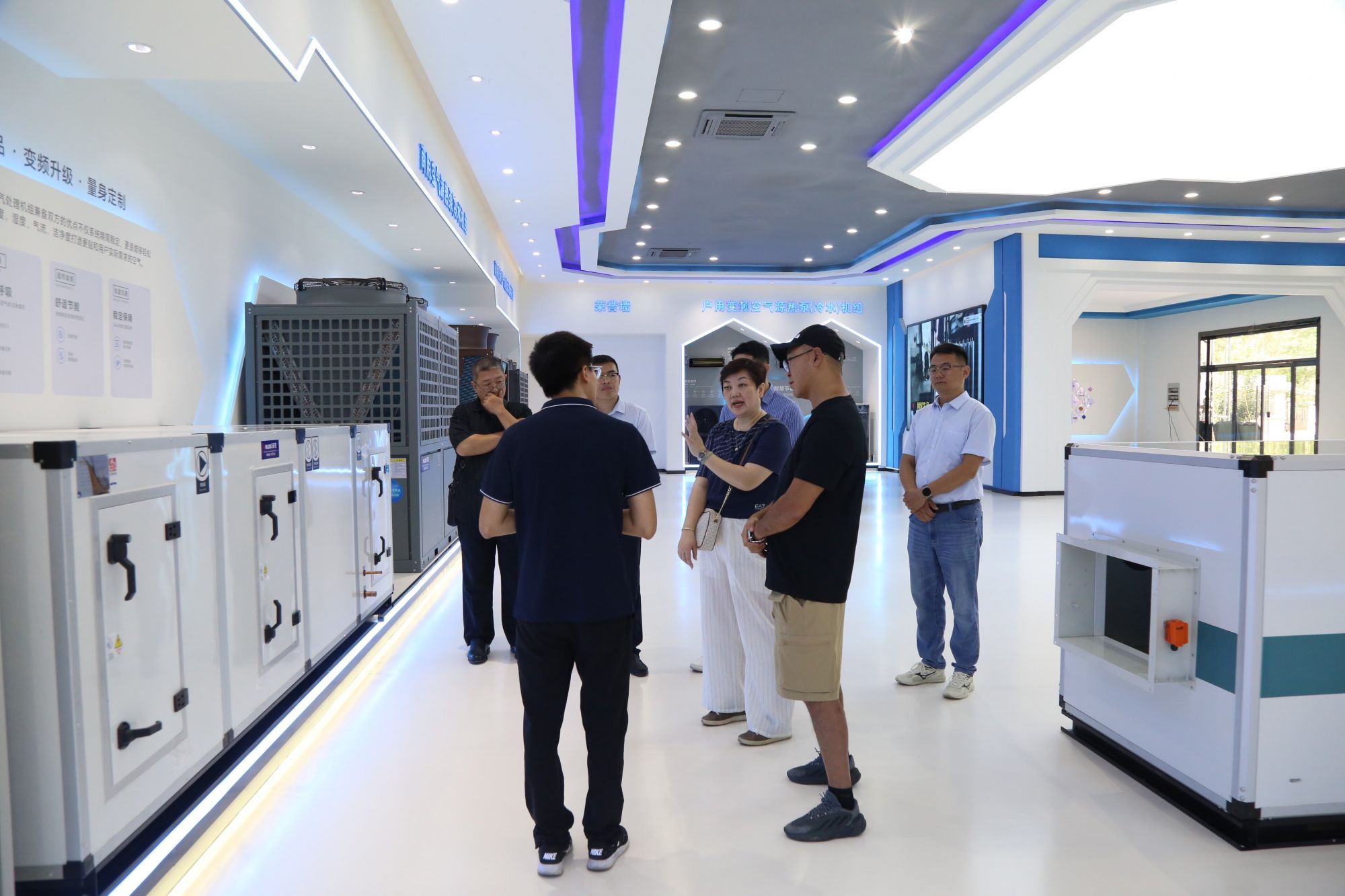 少妇出轨做爰高潮A片