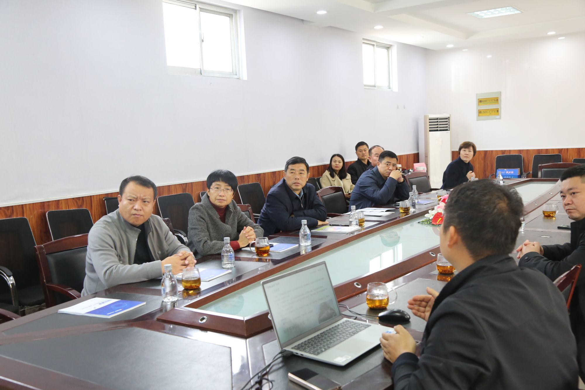 少妇出轨做爰高潮A片