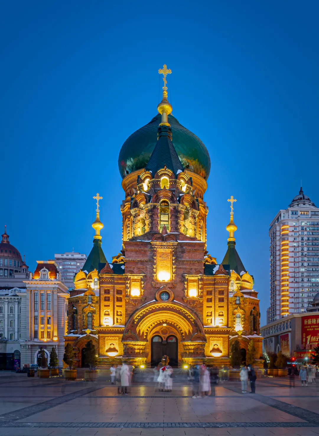 让北国冰城畅享温暖如春，沃克热泵在哈尔滨索菲亚大教堂旁精品影城尽展硬核实力！