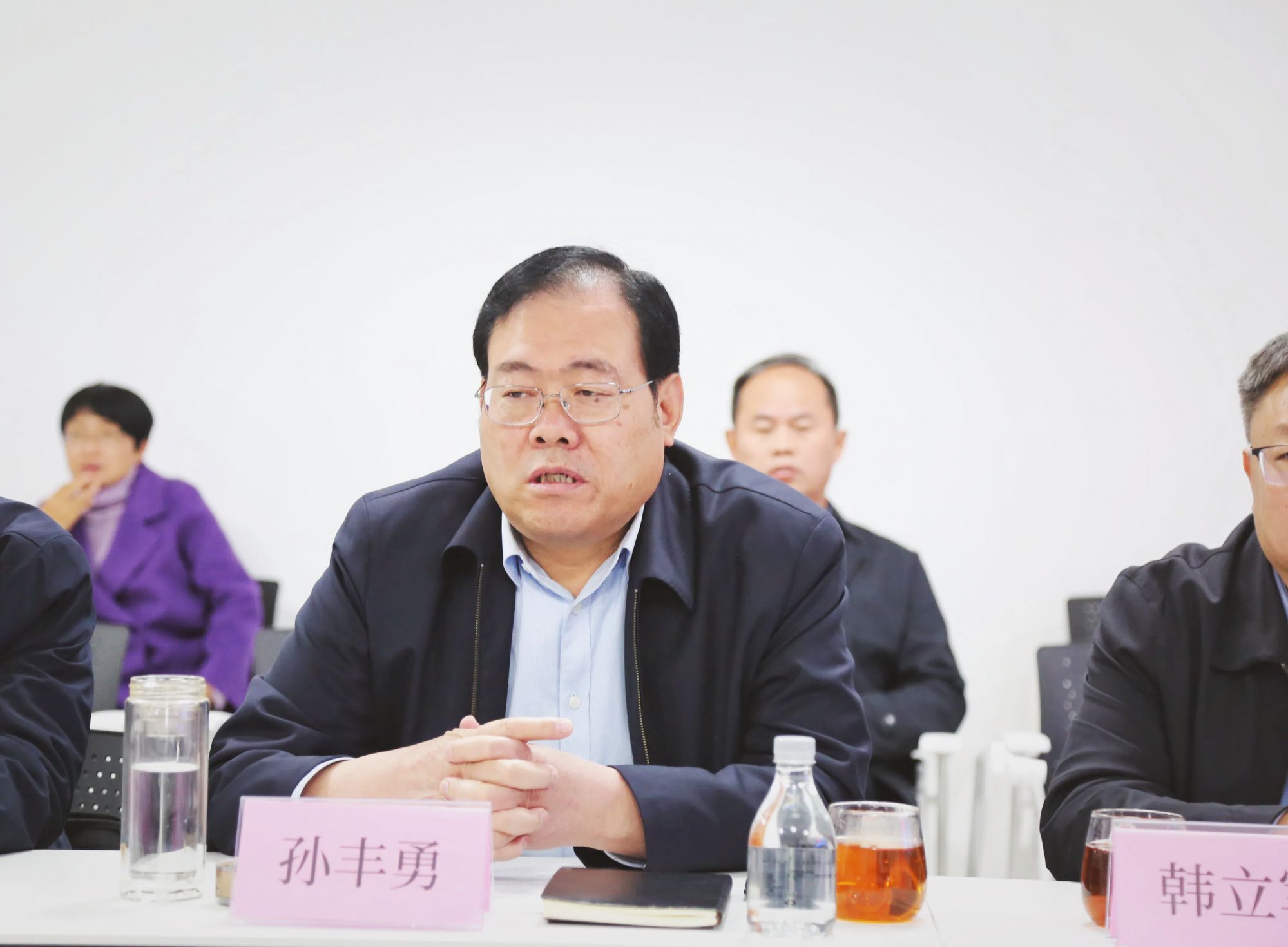 少妇出轨做爰高潮A片